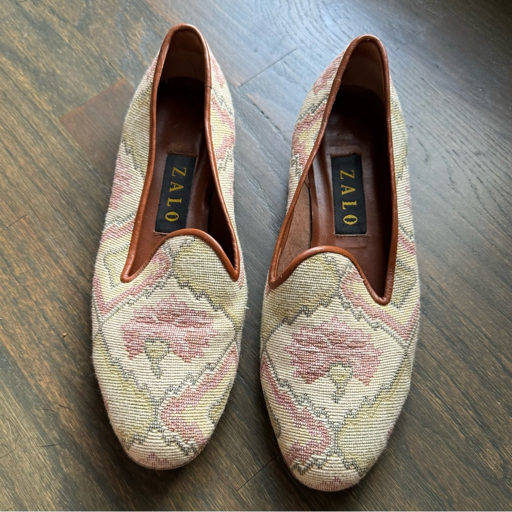 Zalo needlepoint flats pink and green sz 8